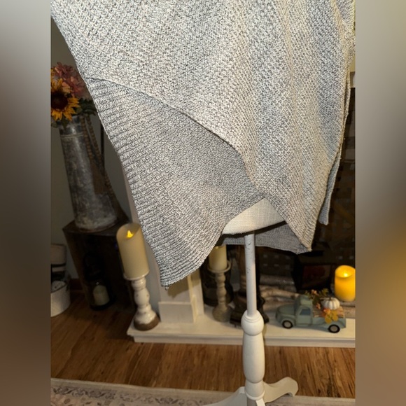 ASTR Women’s Wrap Cross Over Knit Sweater Pullover Gray Sz Large. GUC - Picture 3 of 8